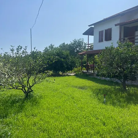 Mandalina Kapi Evleri *