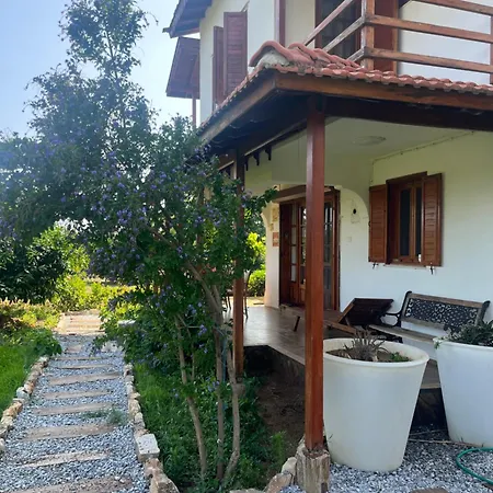 Mandalina Kapi Evleri *